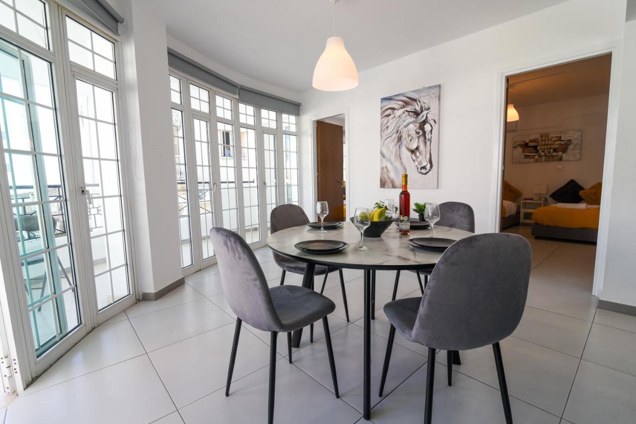 Jana'S 2-Br Apartment In Larnaca Bagian luar foto
