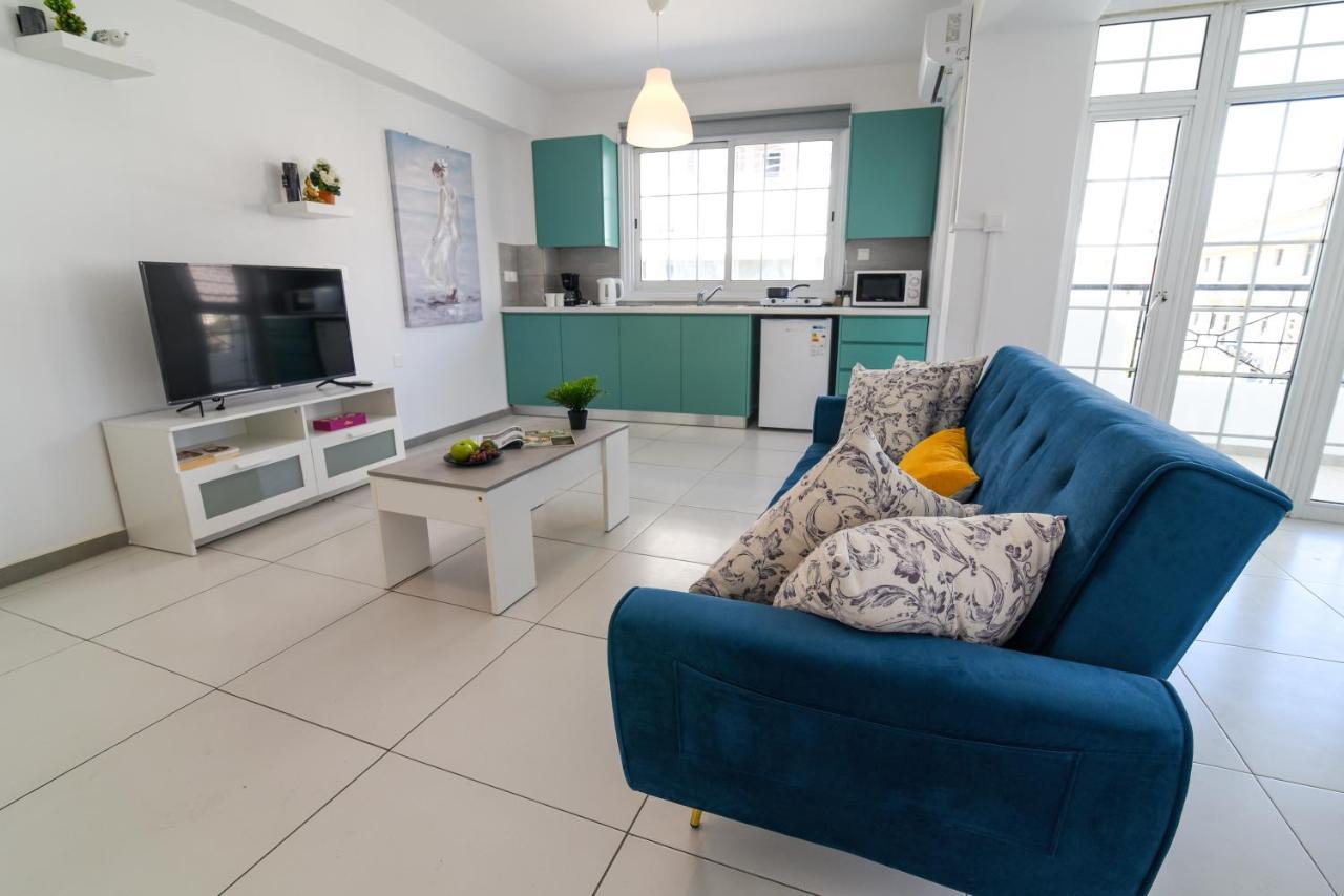 Jana'S 2-Br Apartment In Larnaca Bagian luar foto