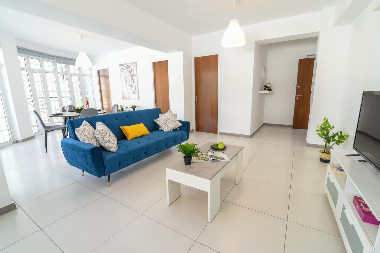 Jana'S 2-Br Apartment In Larnaca Bagian luar foto